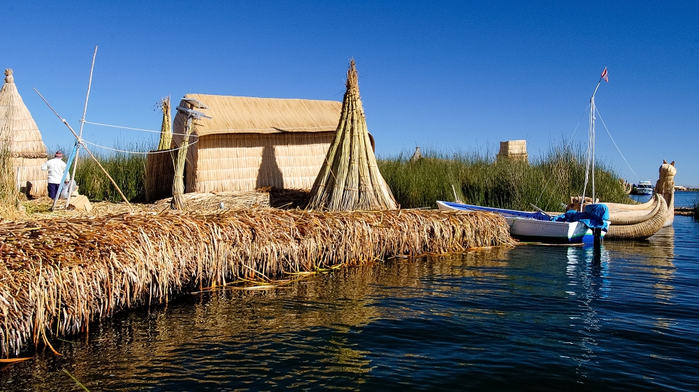 traditional reed huts lake titicaca photo 0040a