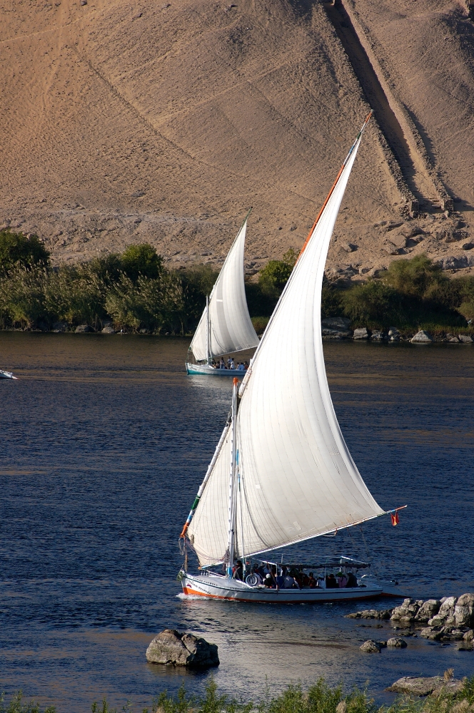 traditional sailboat on the Nile River