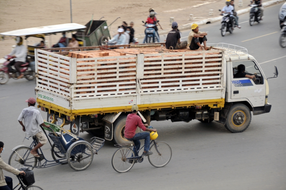 Traffic on the streets of Phnom Phen