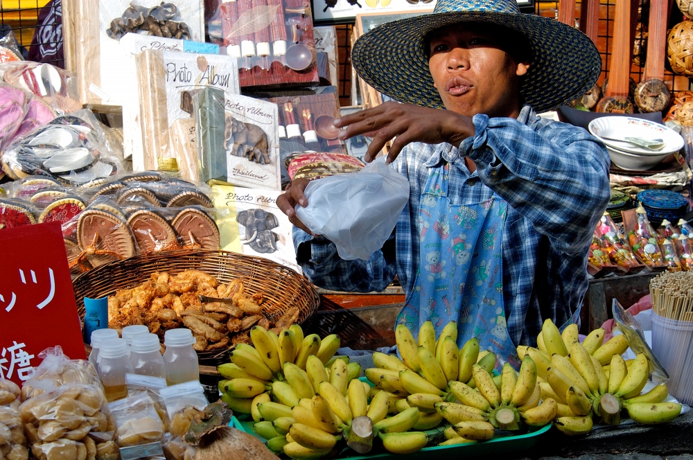 vendor-selling-fruit-44A