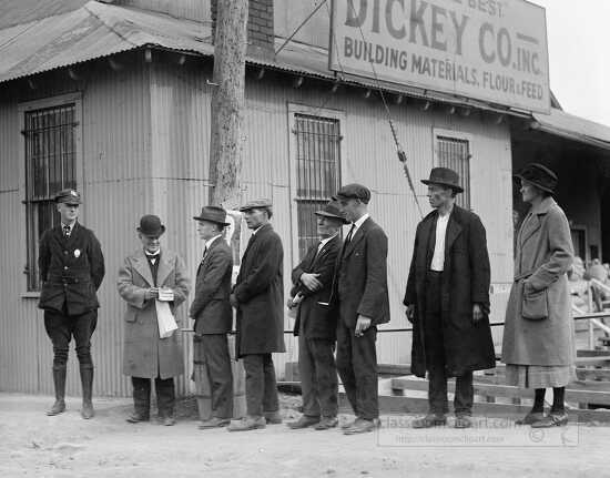 waiting in line to vote november 4 1924