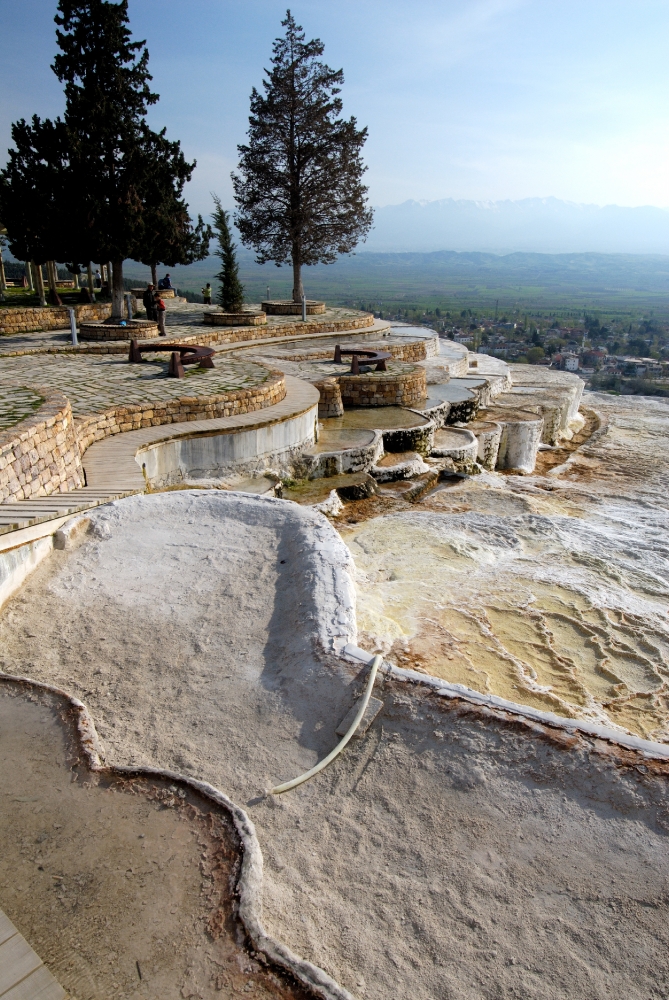 white travertine terraces at pamukkale 01.tif