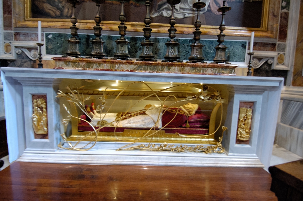 Italy Photos-body of the pope John XXIII photo 0689