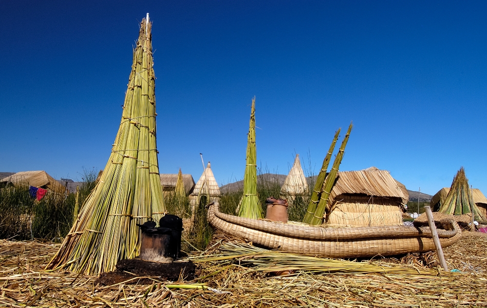 traditional reed huts lake titicaca photo 0057a - Classroom Clipart