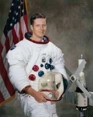astronaut joseph p kerwin