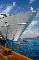 cruise ship docked in the caribbean 5079
