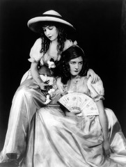 Gish Dorothy And Lillian portrait photo image