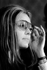 Gloria Steinem portrait photo image