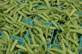 green peas in baskets