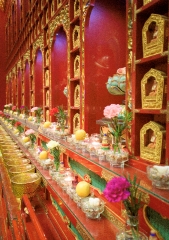 Inside temple buddha tooth relic