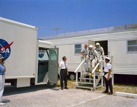 leave a suiting trailer for Pad 16 for the launch of the Gemini 