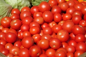 photo red tomatoes at market europe