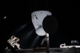 plumes from the spacex cargo dragon cargo crafts draco engines