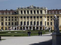 rear facade of Schloss Shoenbrunn in Vienna._pn art scale 2_00x
