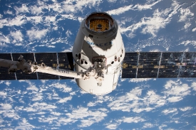 spacex dragon cargo craft 1