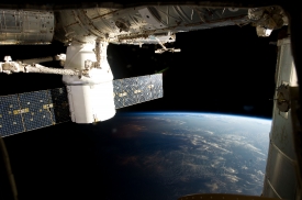 spacex dragon cargo craft 33