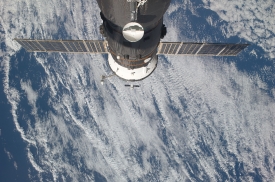 spacex dragon cargo craft approach and grapple 4