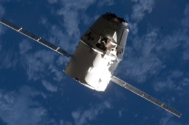the spacex dragon cargo craft commercial cargo craft