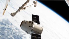 the spacex dragon cargo craft reaches its capture point