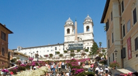 tourists visiting the spanish steps