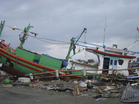 tsunami sumatra indonesia boat washed ashore