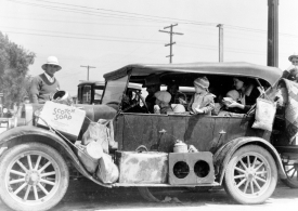 Sharecroppers in car
