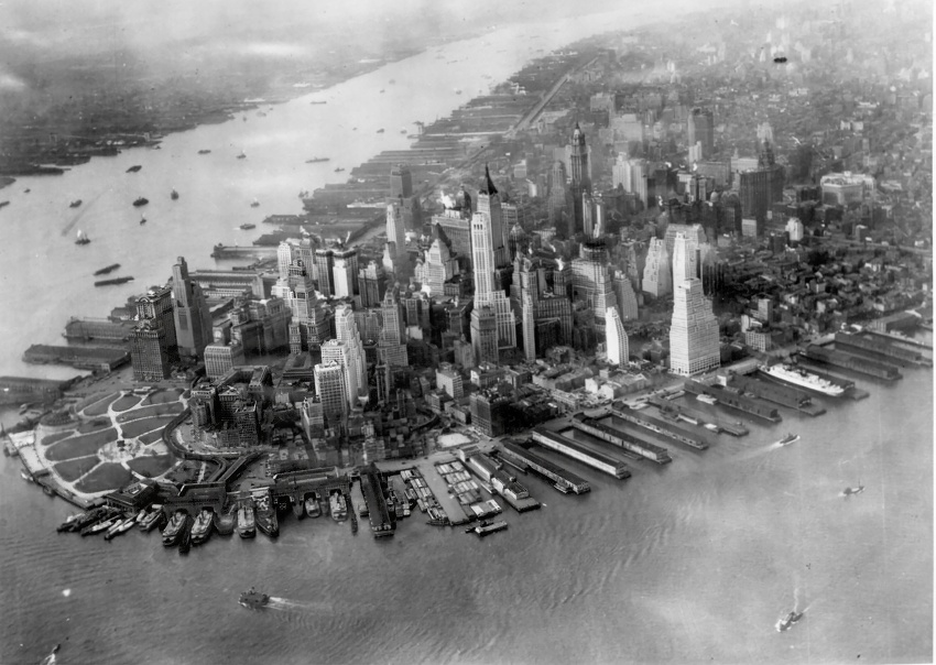 Aerial view of Manhattan 1942