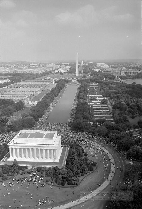 Aerial view of marchers at washington monument