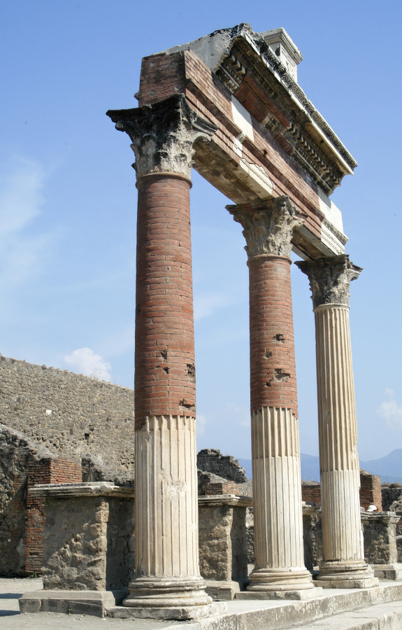 ancient city pompeii 35