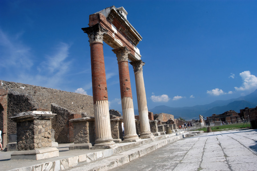 ancient city pompeii 36