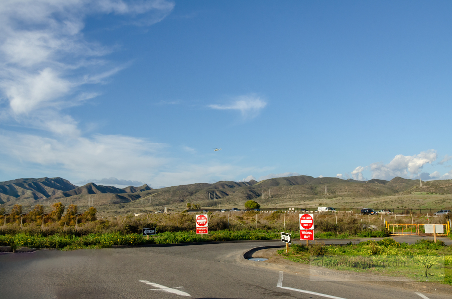 do-not-enter-wrong-way-sign-on-a-freeway