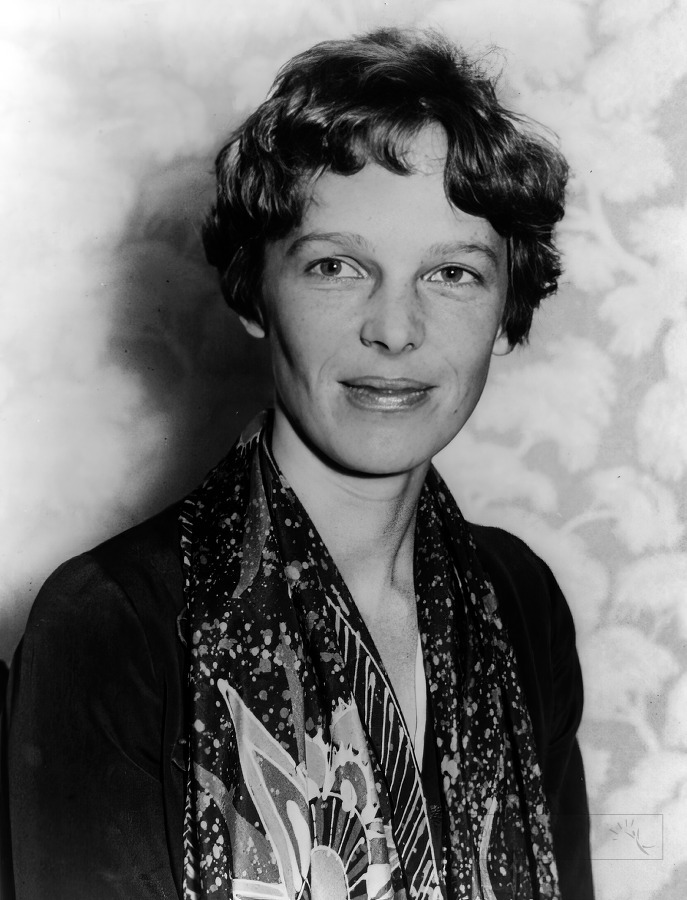 Earhart Amelia Photograph portrait photo image