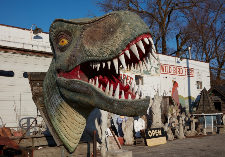 Gigantic dinosaur like head bentn harbor michigan