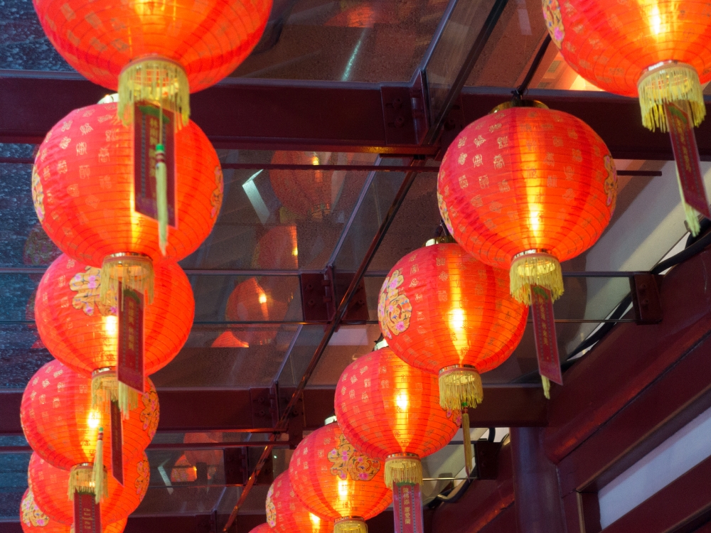 hanging red laterns china town singapore