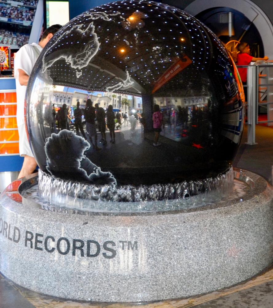 hollywood california guiness world record globe