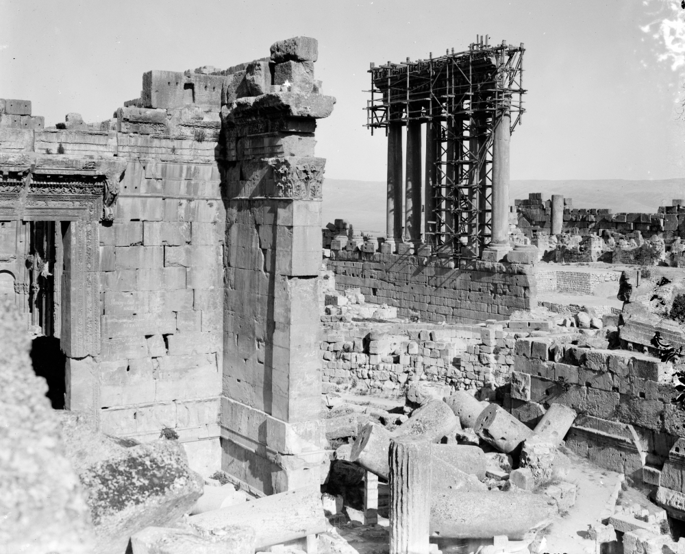 Kaisarieh Caesarea Mole of pillars