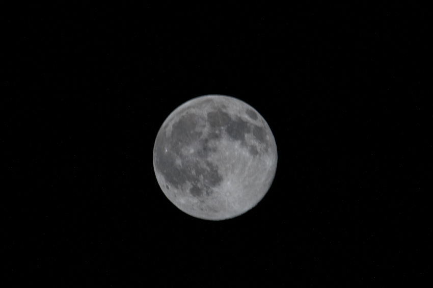 lunar observation taken by expedition 44 crewmember