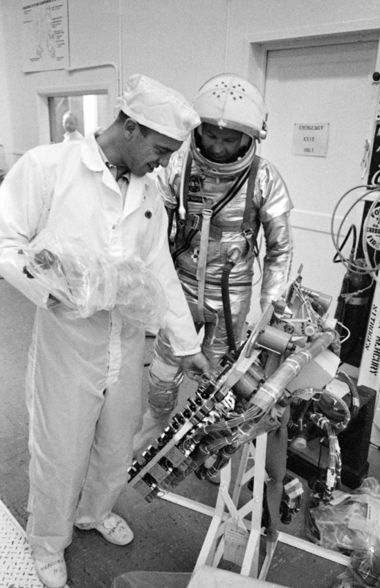 mercury atlas 9 astronauts alan shepard and l gordon cooper jr