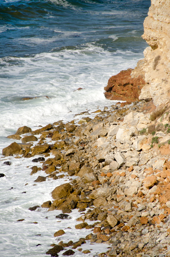 rocky clifs coast california C0676
