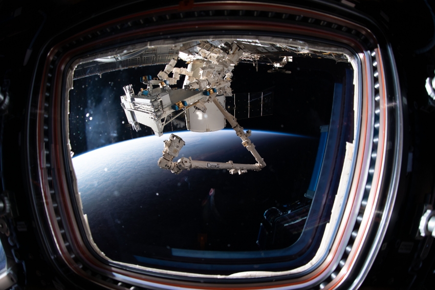 the canadarm2 robotic arm and dextre extract bartolomeo