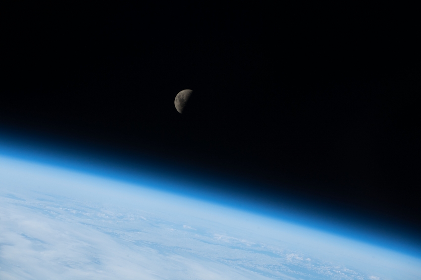 the first quarter moon above the indian ocean 11