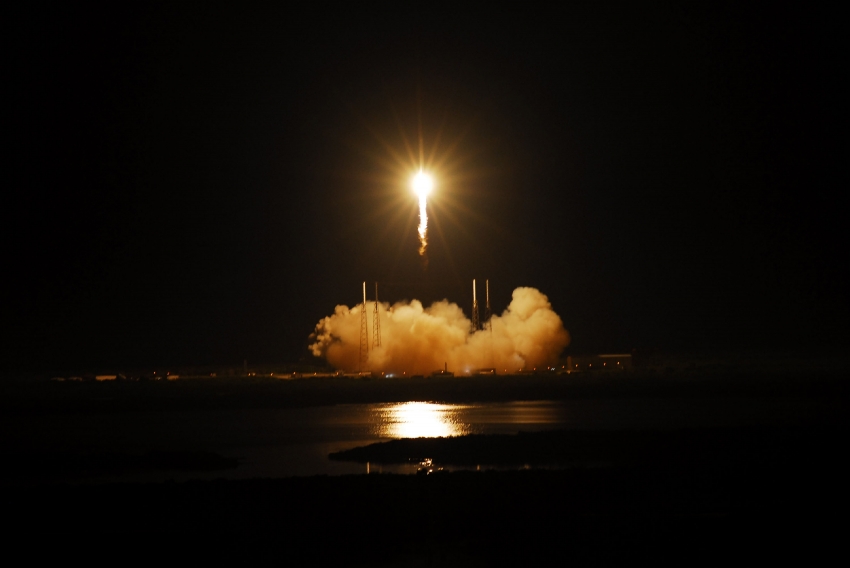 the launch of spacex dragon cargo craft 22