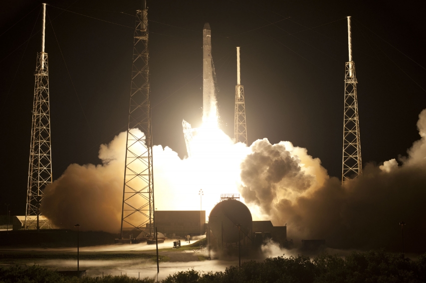 the launch of spacex dragon cargo craft