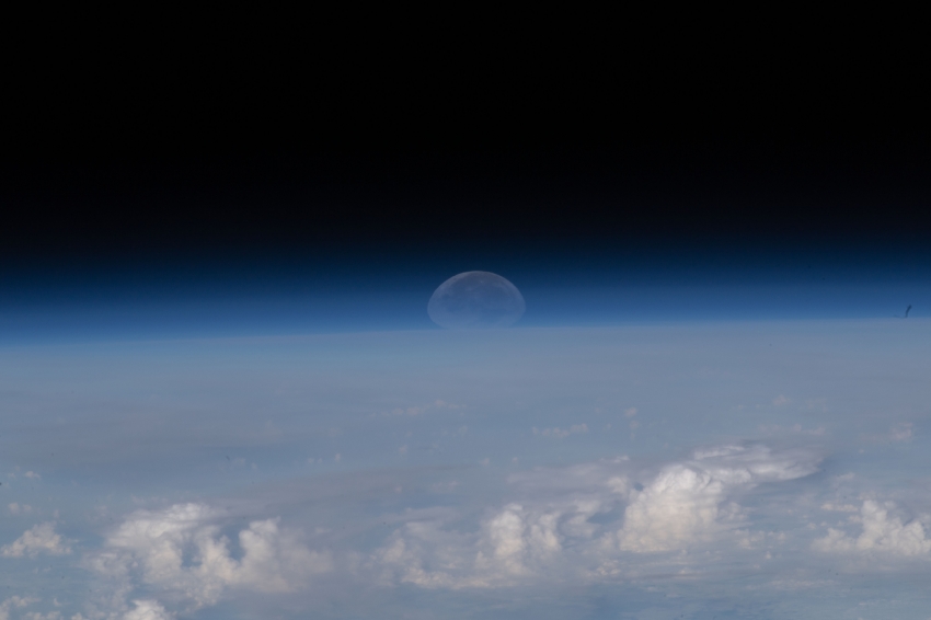 the moon sets below earths horizon