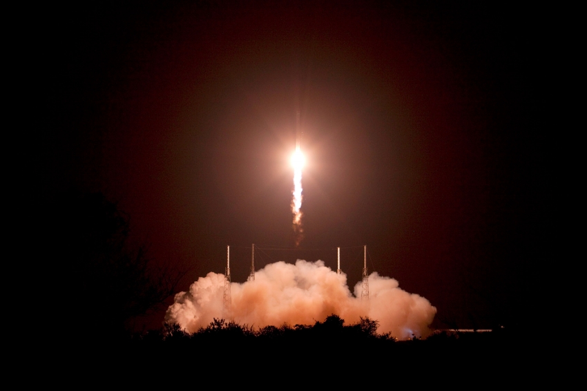 the spacex falcon 9 launches