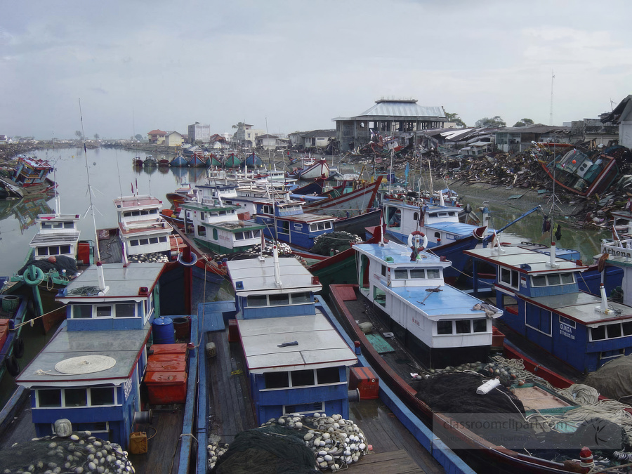 tsunami sumatra indonesia boats washed ashore