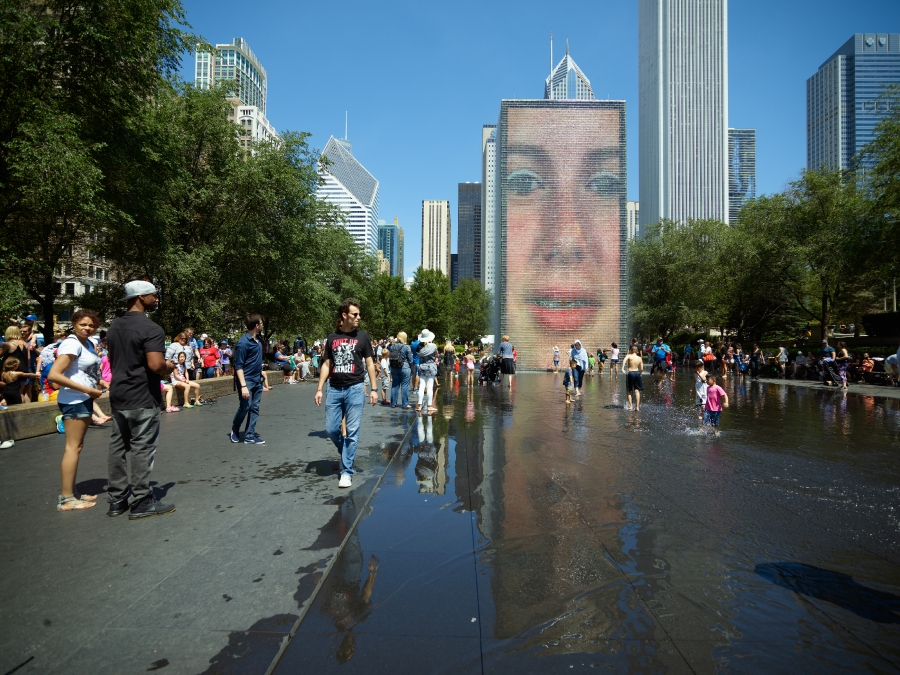 Artist Jaume Plensas 2004 interactive Crown Fountain on Michigan ...