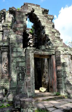 Explore the Ancient Beauty of Angkor Wat in Siem Reap