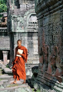 Exploring Angkor Wat in Siem Reap With a Silent Reflection