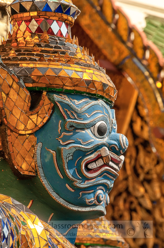 guardian-statue-at-wat-phra-kaeo-the-royal-grand-palace-bangkok-thailand-41671.jpg